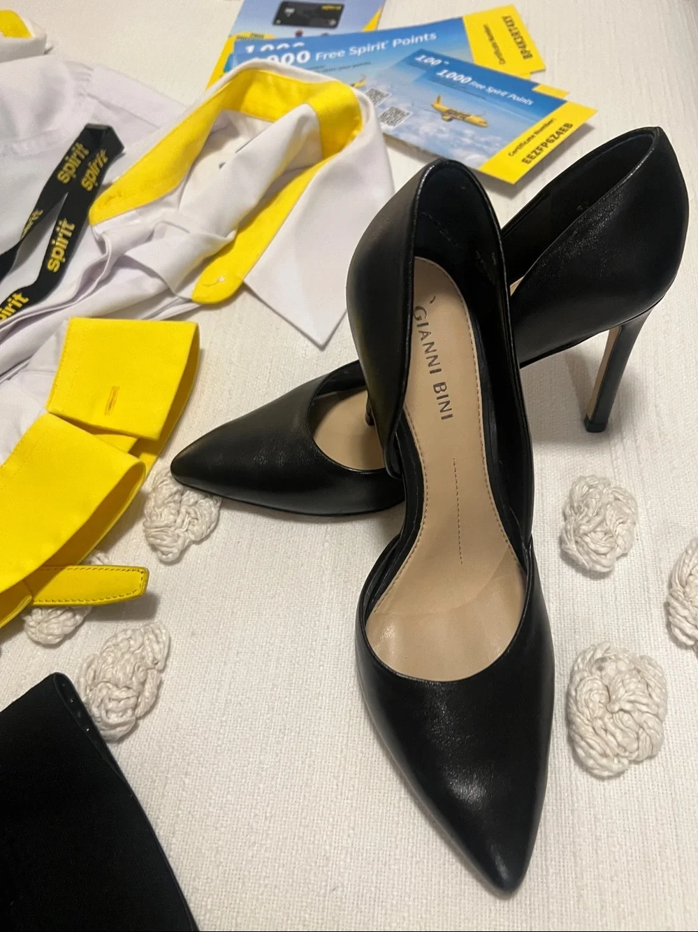 Spirit Airlines flight attendant Crew uniform pieces plus extras - Picture 6 of 8
